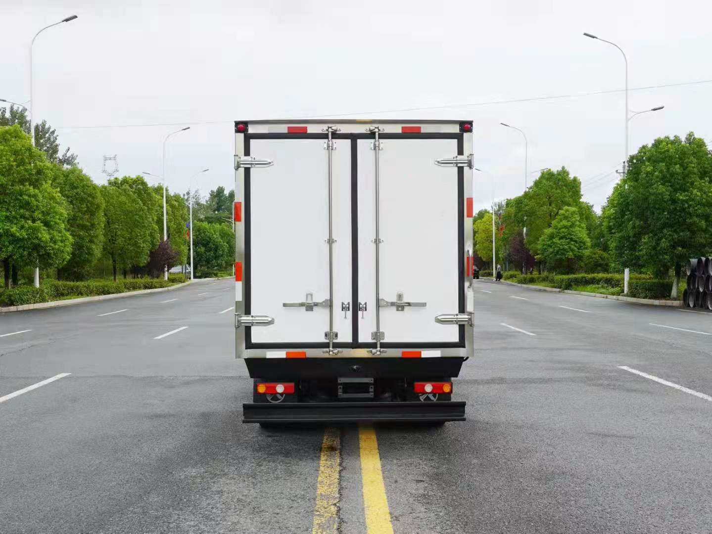 凱馬銳航純電動(dòng)冷藏車(chē)