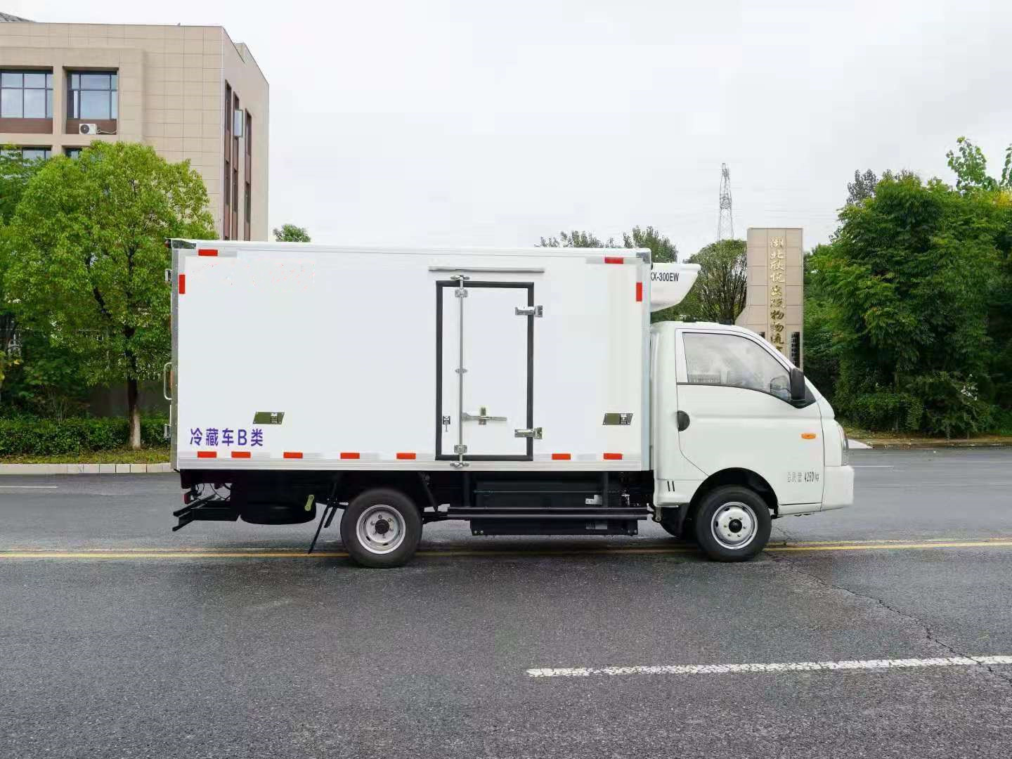 凱馬銳航純電動(dòng)冷藏車(chē)