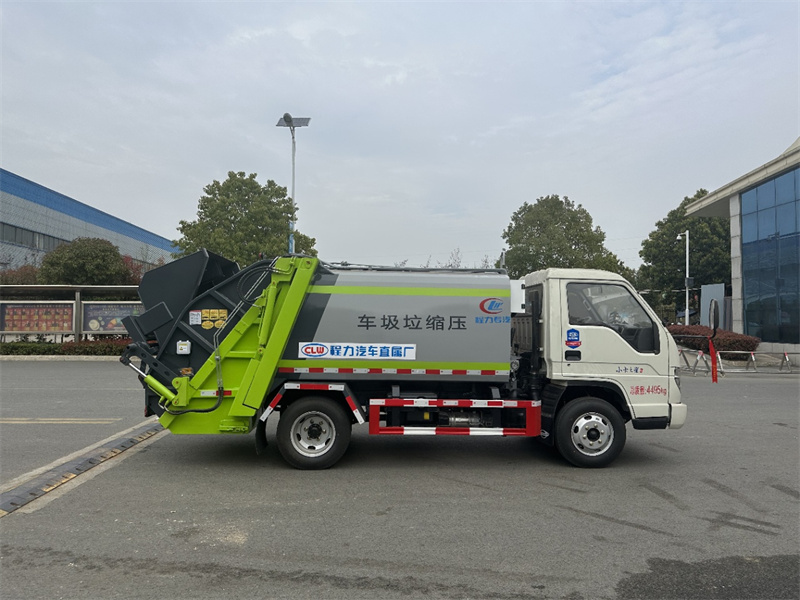湖北程力福田藍牌5.8方壓縮垃圾車